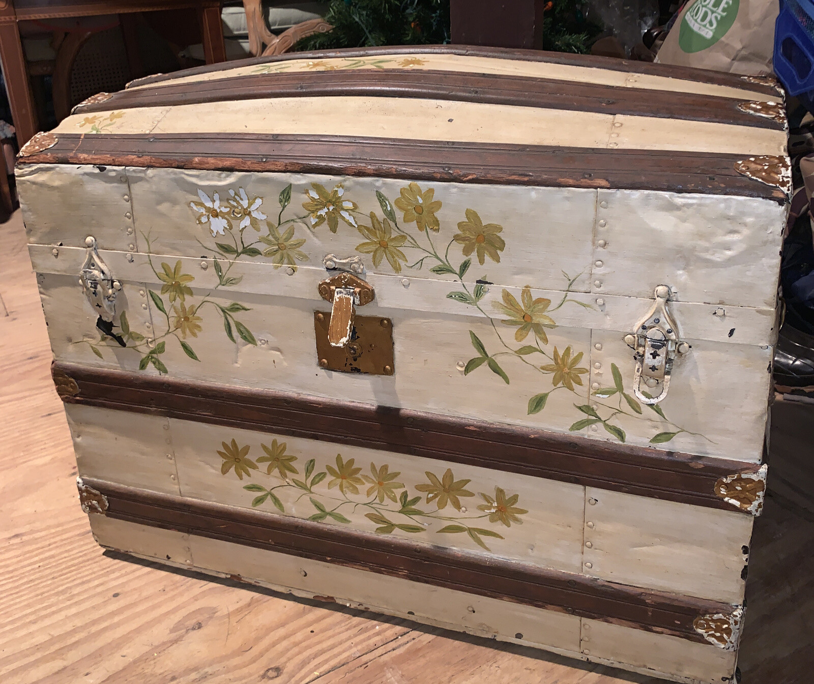 Large Antique Barrel Dome Top Wood and Metal Trunk 1800's With Tray