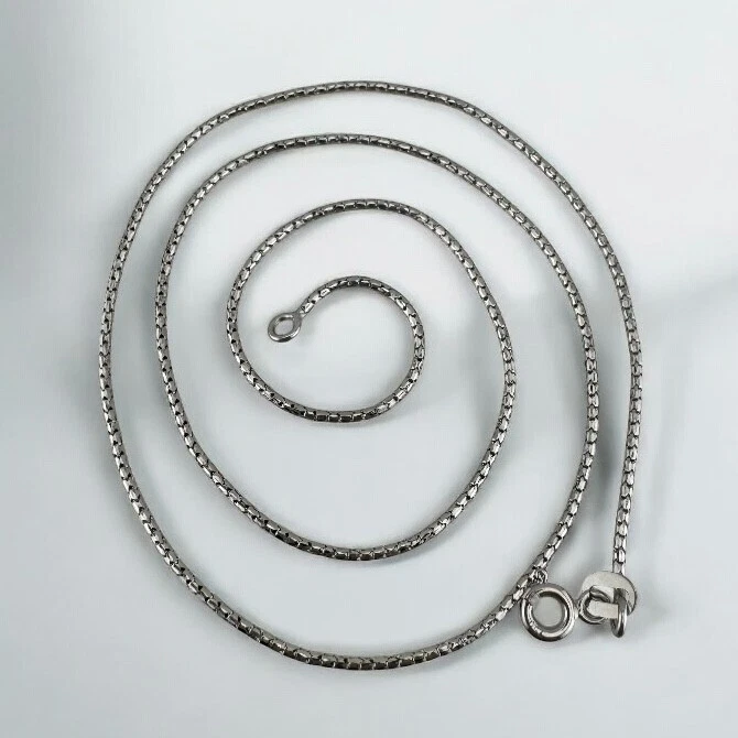 Minimalist Vintage Estate 18 Karat White Gold Fancy Box Chain 1.1mm 18 inches - Image 3 of 4