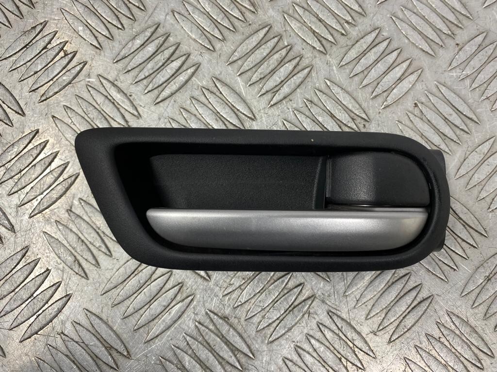 2007 Mazda 6 Front Right Driver Interior Door Handle #67