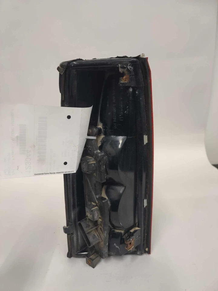 Conjunto de luz trasera derecha GMC Suburban 1500 1992-99 16506350 Foto 3 de 4