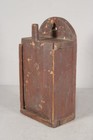 THE BEST 17TH C AMERICAN PILGRIM HANGING SLIDE LID CANDLE BOX ORIGINAL RED PAINT — photo 8