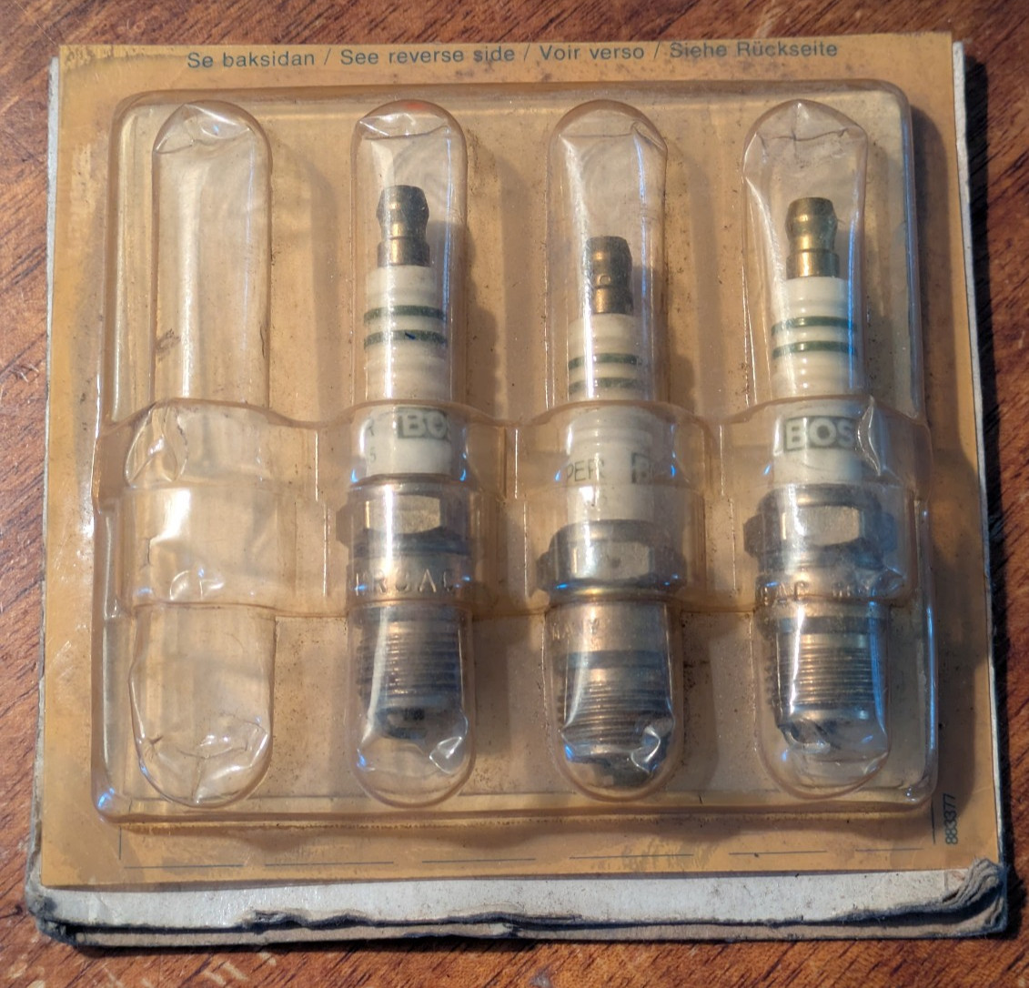 Volvo Penta 876047-2  Lot of 3 Spark Plugs