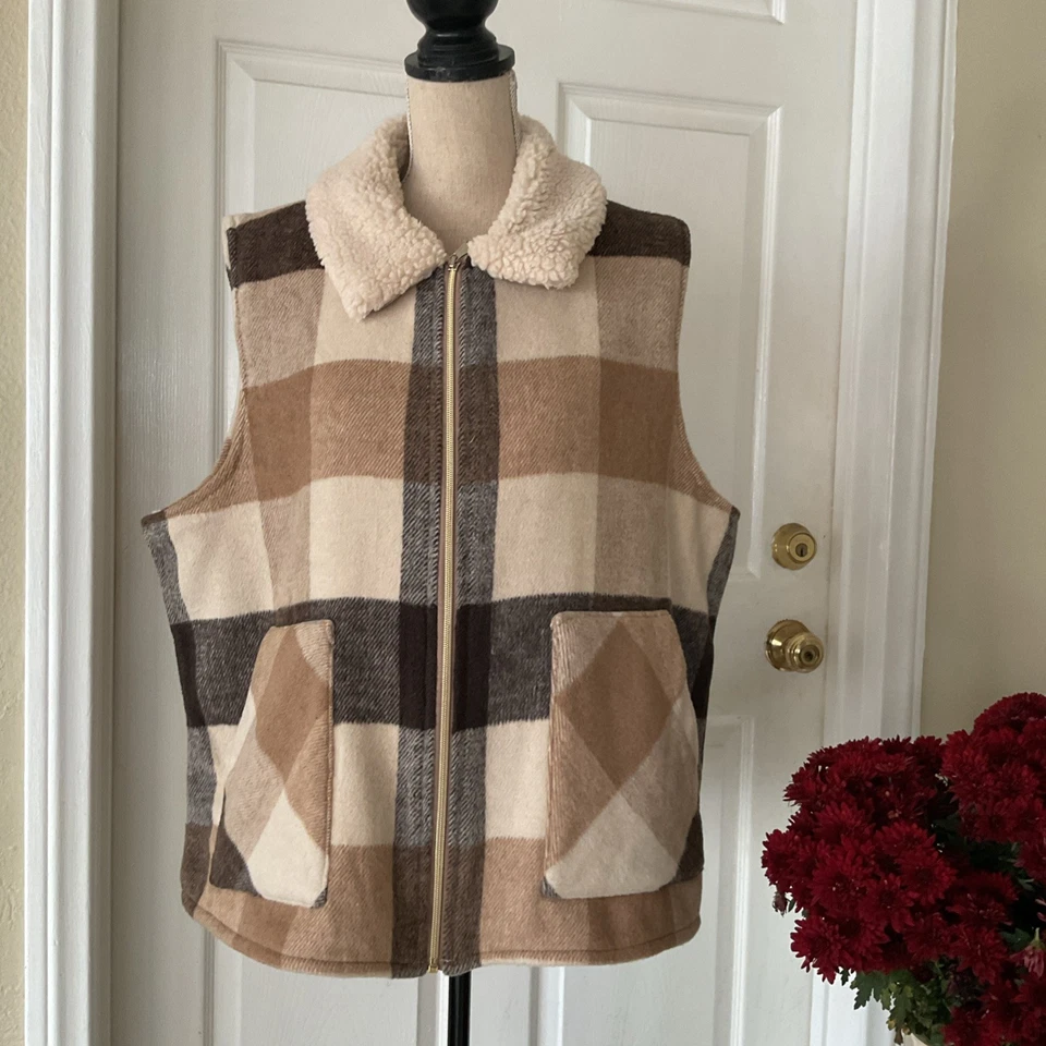 Sanctuary Shearling Lined Plaid Women’s Vest Size XXL - Image 2 of 4