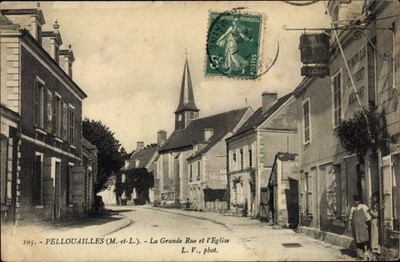 Ak Pellouailles Maine et Loire, La Grande Rue, l'Eglise - 3070153