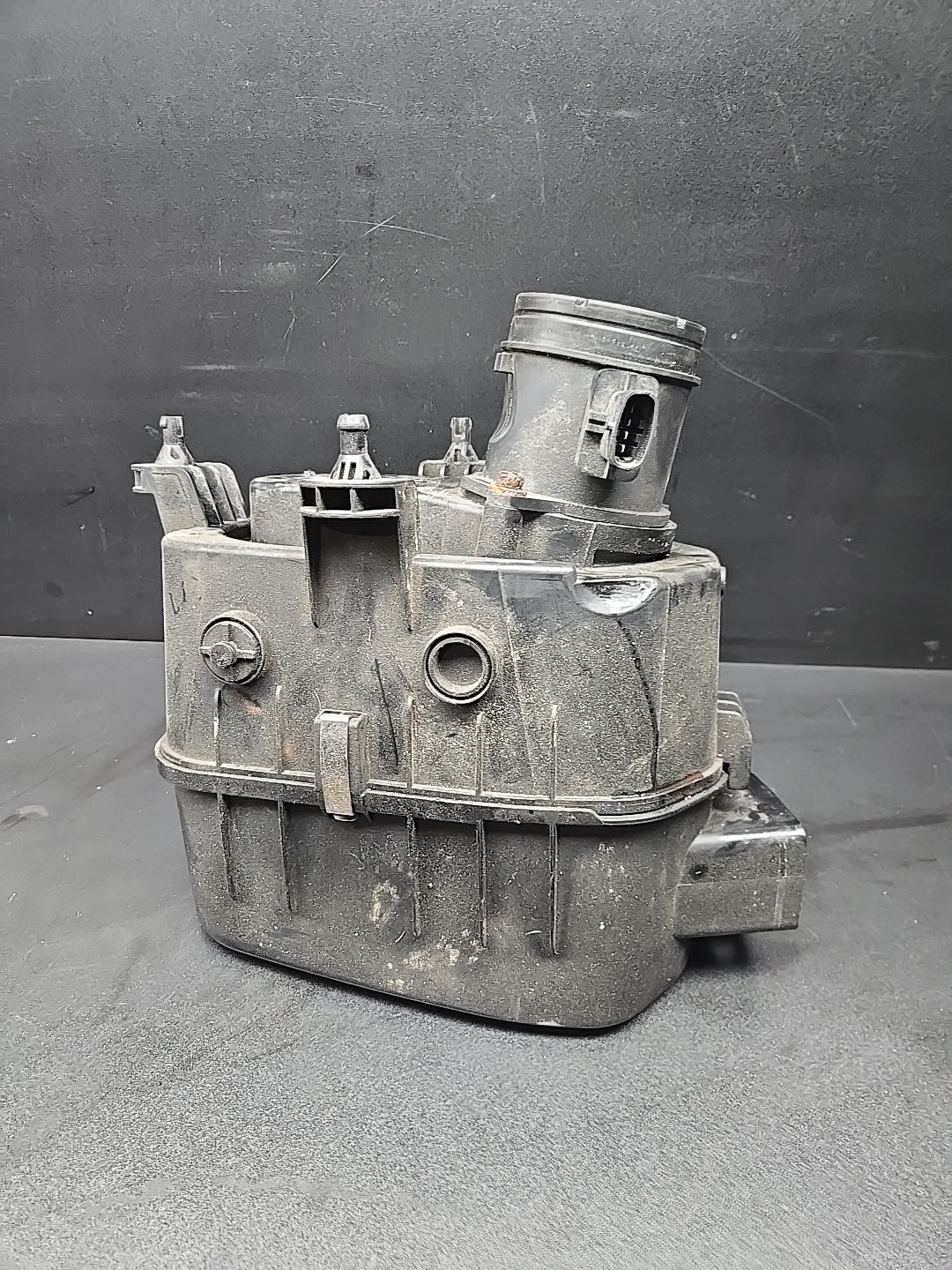 2014-2020 MASERATI GHIBLI 3.0L ENGINE LEFT AIR CLEANER HOUSING FILTER BOX OEM
