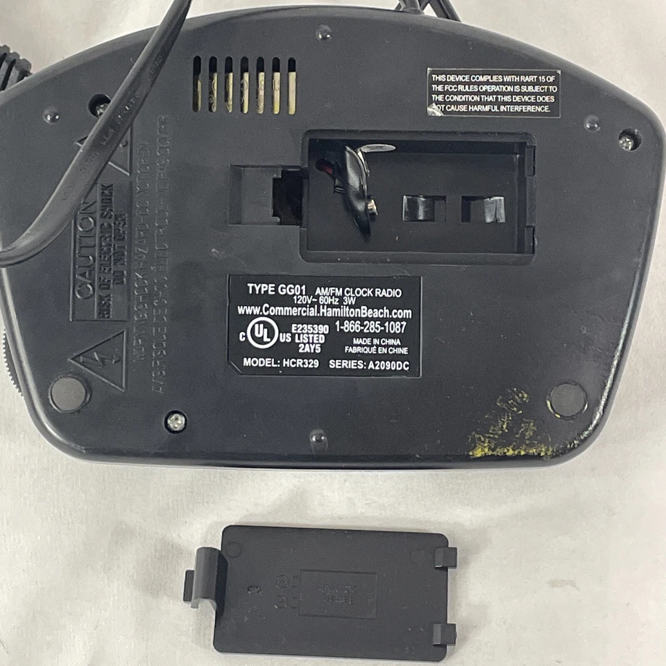 Hamilton Beach Commercial AM/FM Alarm Digital Black Radio Clock. Used Great cond - Image 4 of 4