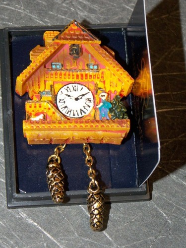 Dollhouse Miniature Cuckoo Clock Reutter Porcelain Non-Working 1:12 scale D73 - Picture 4 of 5