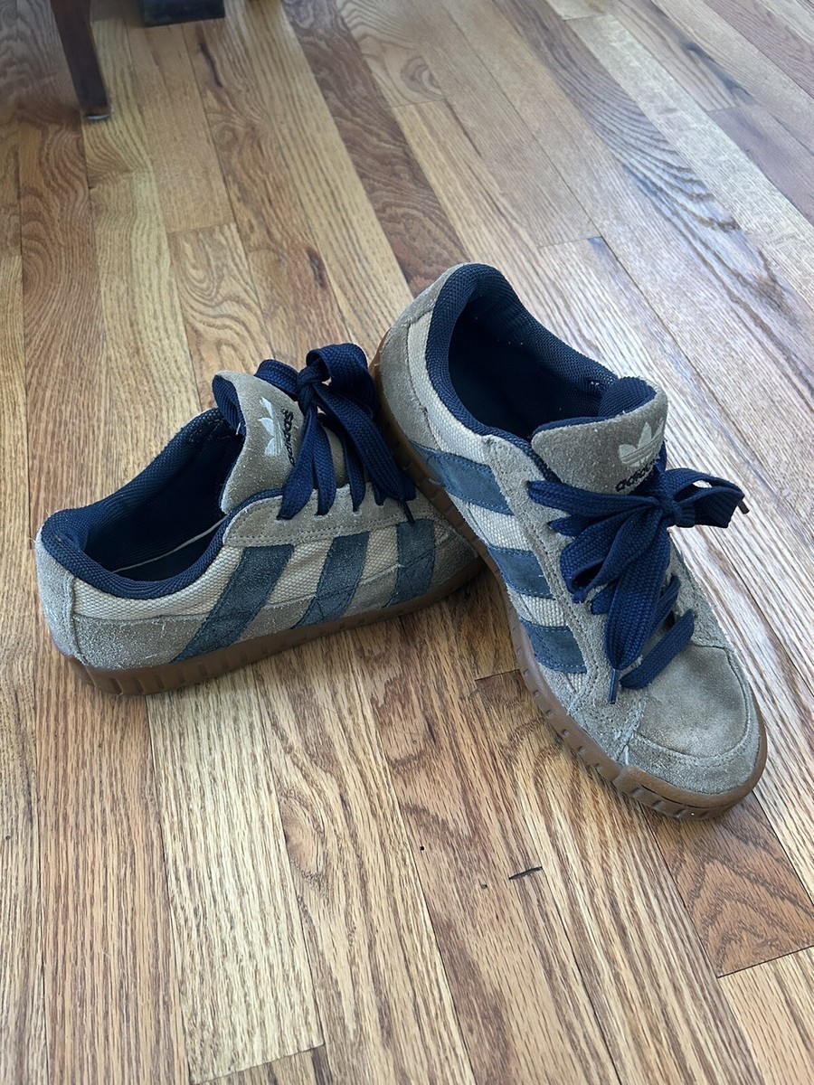 Vintage 1995 Adidas Skateboard Shoes Grunge 79297 Tan/Navy Vintage 1995 Adidas Skateboard Shoes Grunge 79297 Tan/Navy