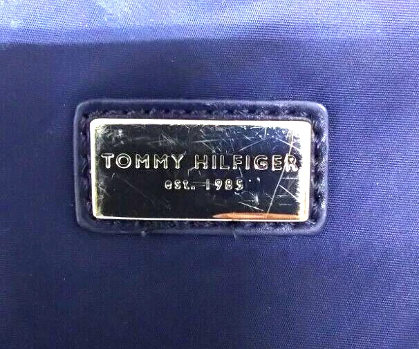 Cartera Bandolera Tommy Hilfiger Roja, Blanca y Azul Nylon... Plateada... ¡Súper Bonita! Foto 2 de 4