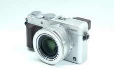 Appareil Photo Panasonic Lumix DMC-LX100 Micro 4/3 Silver + SD 32GB + UV -