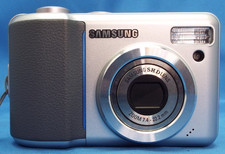 Samsung Digimax S800 8.1 MP 2.4" screen 3x Optical Zoom