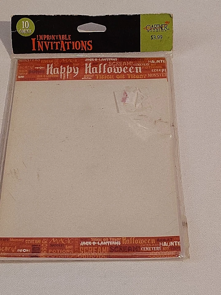 Juego de invitaciones para álbumes de recortes imprimibles con temática de feliz Halloween de Gartner Studios Foto 3 de 4