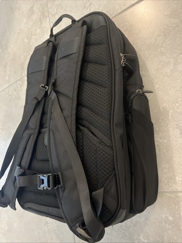 Targus Checkpoint-Friendly Corporate Traveler 15,6" Laptop Rucksack - Schwarz - Bild 3 von 9