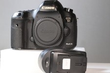 Canon EOS 5D Mark III DSLR Body Only 22.3MP 3.2in HDMI - Black