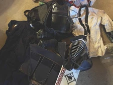 Kendo Bogu Adult Armor Set w/Breast Plate,Helmet,Groin Cover & Armor Carry Bag