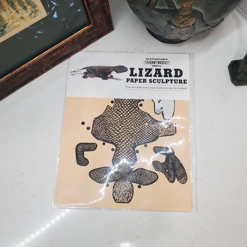 Lizard Paper Sculpture Precut Adhesive & Instructions Include Questionable Press - Picture 7 of 24