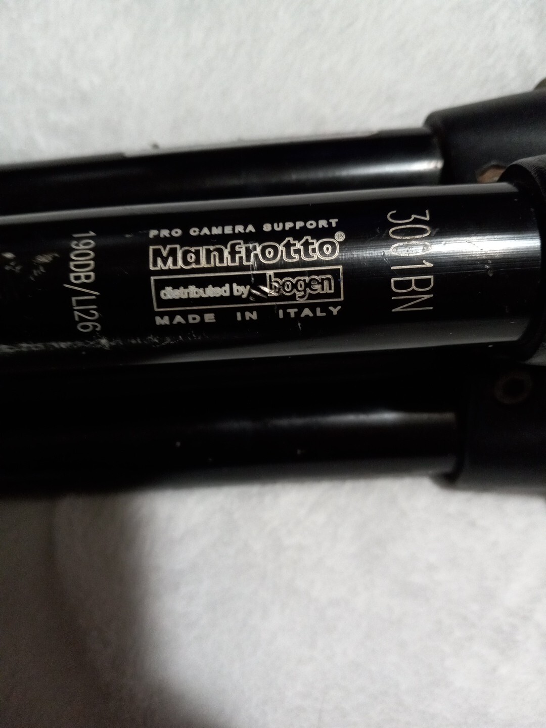 Manfrotto 3001 BN Tripod With Ball Head, Extendable Legs See Pics For