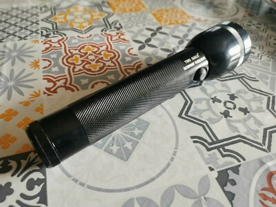 Lampe Torche Flashlight Tactique Styl Maglite 2 Piles Neuves