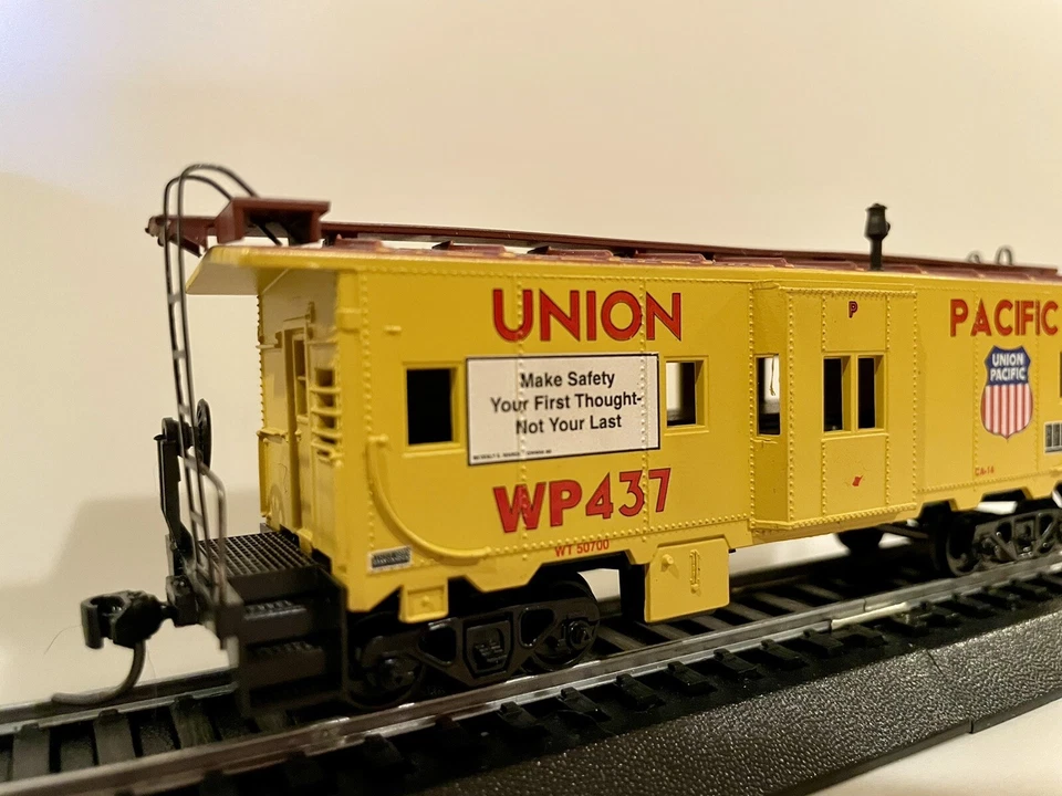 HO Athearn Edición Especial Union Pacific Bay Ventana "Seguridad" Caboose WP 437 (t) Foto 3 de 4