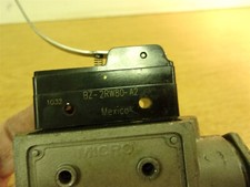 Micro Switch BZ-2RW80-A2 Snap Action with Case and Mount FREE SHIPPING