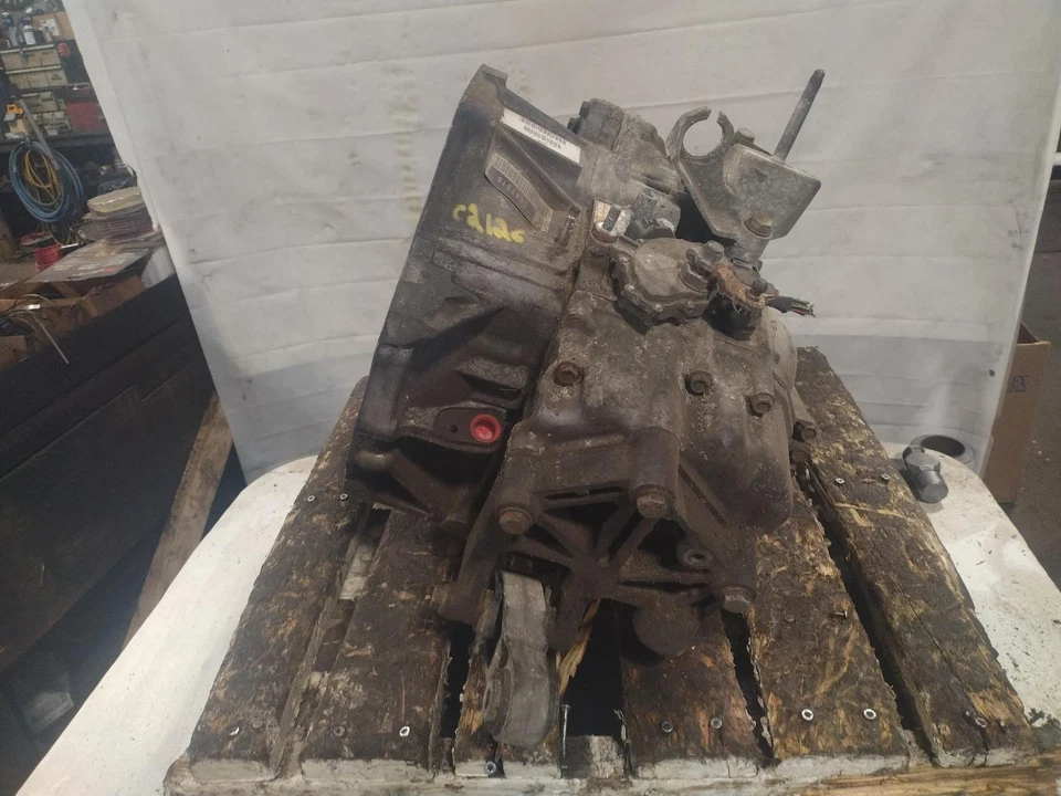 Used Automatic Transmission Assembly fits: 2003 Saab Saab 9-5 AT 4 cylinder B235 - Imagem 3 de 4