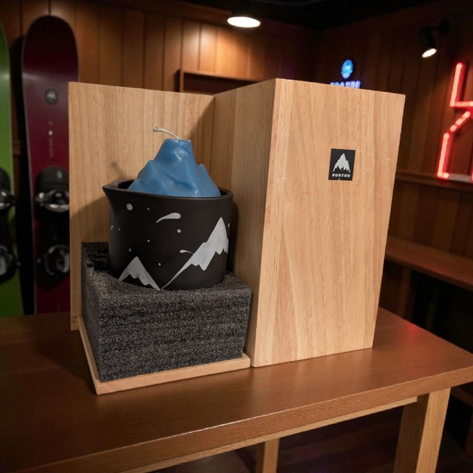 Burton Snowboards Vela/Cera con Caja de Madera Regalo Vacaciones Limitado