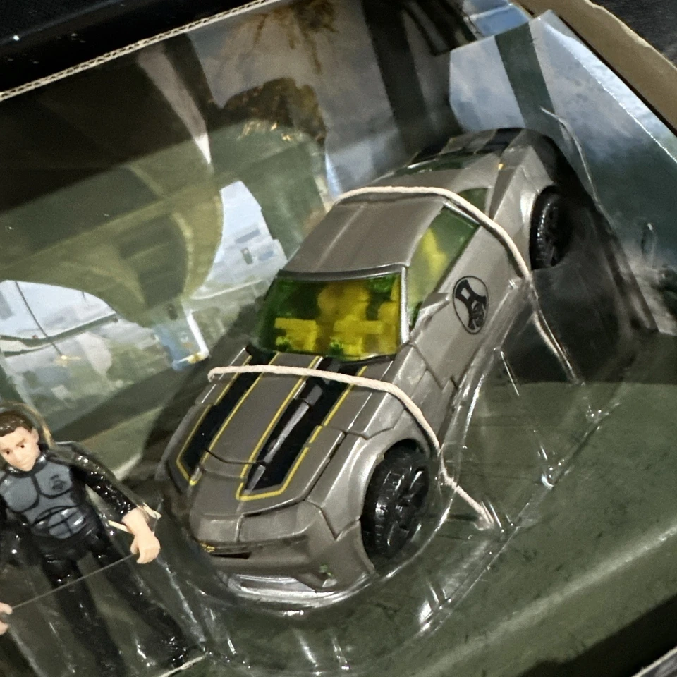 Transformers Dark of the Moon Bumblebee Sam Witwicky + Backfire Missing Plastic - Image 4 of 4