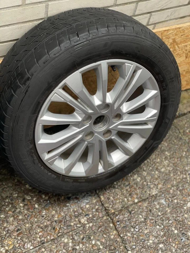 Sommerräder VW T6 Multivan 215/60R17C Bridgestone DOT 2022 ca. 5,5 mm Alufelgen - Bild 4 von 4