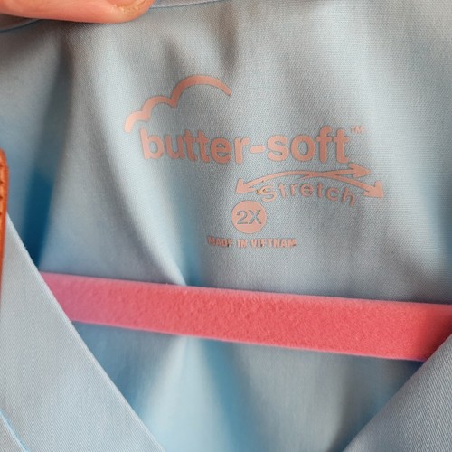 Butter Soft Stretch Light Blue Short Sleeve Scrub Top Shirt Plus Size 2X Pockets - Picture 3 of 5