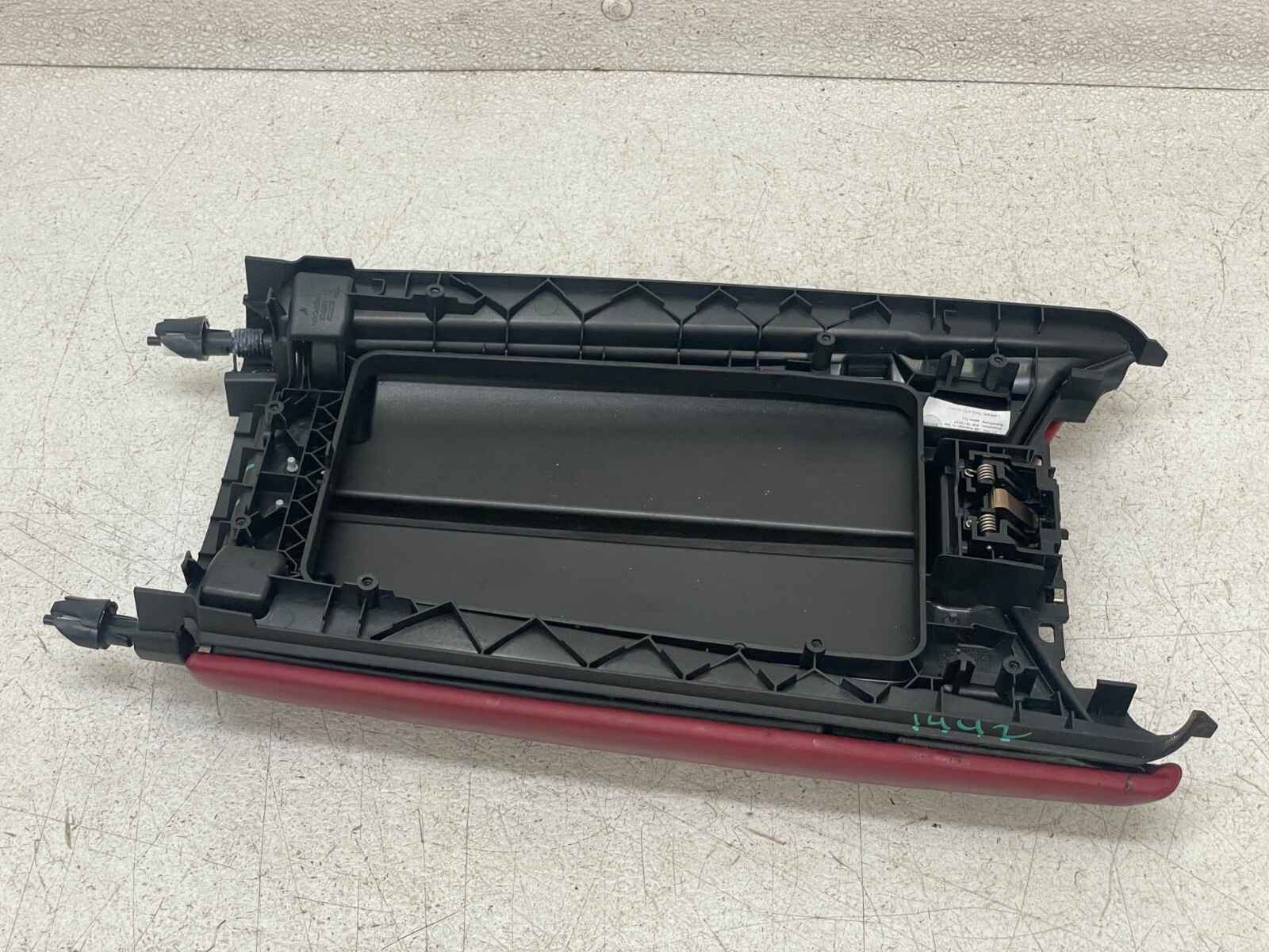 2017 2018 Maserati Levante Center Console Armrest Storage Cover Lid Red 1442 OEM