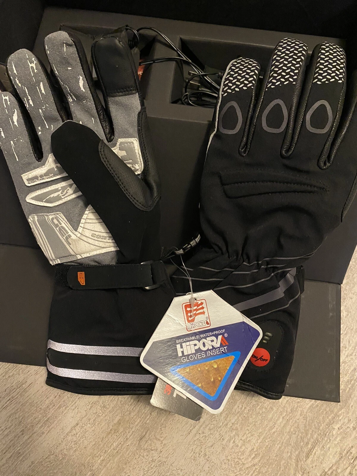 30seven Unisex Thinsulate Heated Gloves with Grip Waterproof, Windproof Lithium