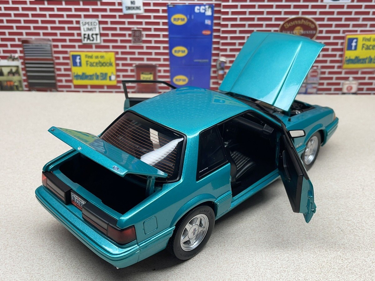 1/18 1993 Ford Mustang LX 5.0 Calypso Green With Black Interior