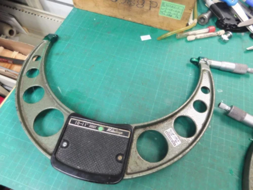 Mitutoyo Micrometer 10-11 Inch  .0001 Graduation