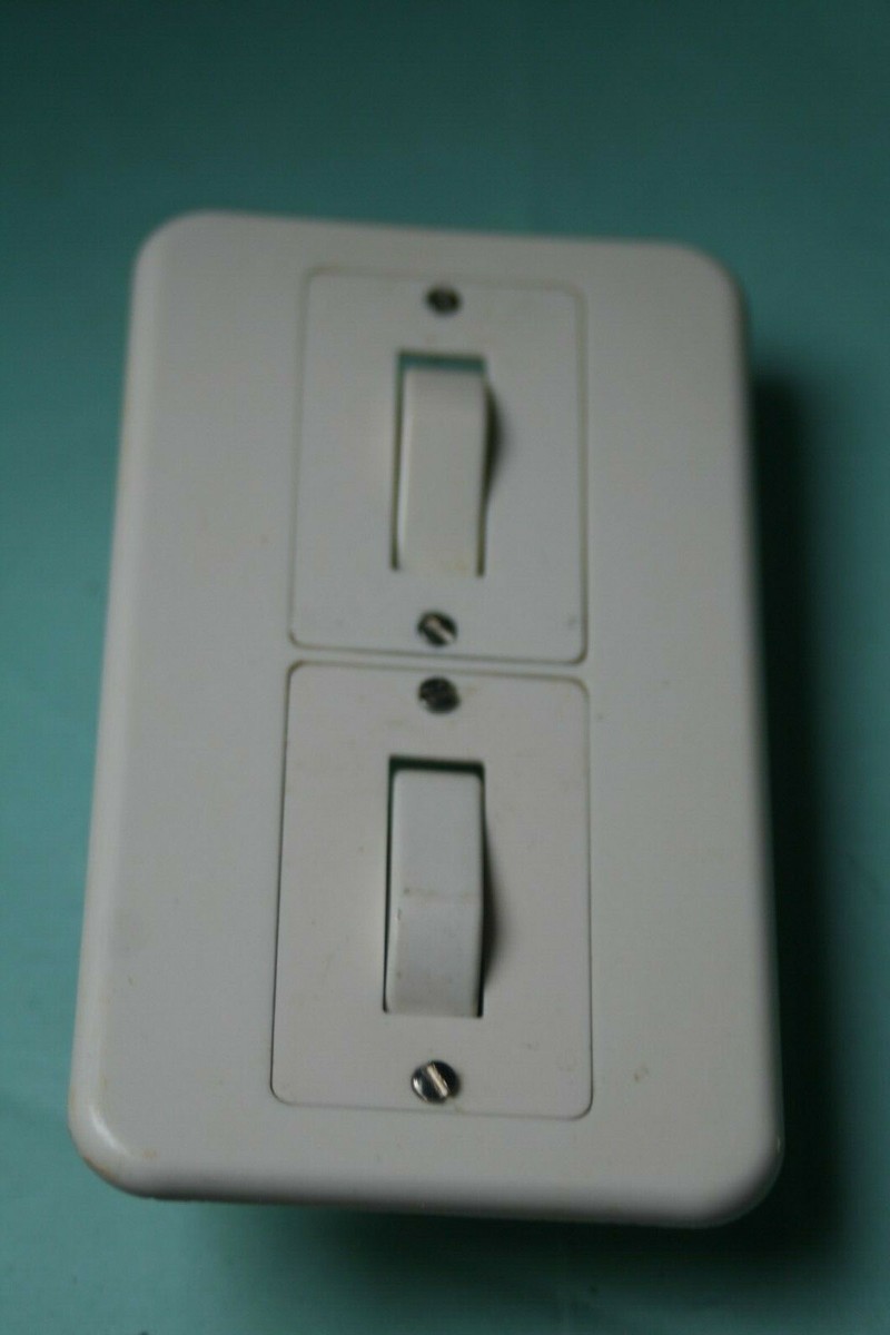 Interrupteur Simple Allumage Legrand Chambord - Appareillage électrique - Occasion Fonctionnel