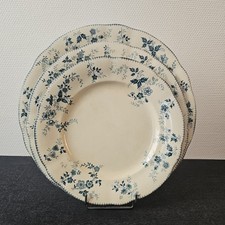 Plats Ronds Décor Dugazon De Boch Frères Keramis Terre De Fer Fin 19ème