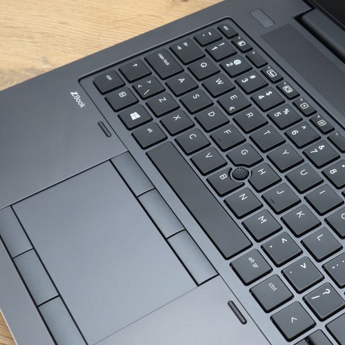 Portatile HP ZBook 15 G3 i7-6820HQ 16GB RAM 512GB SSD 15.6" FHD NVIDIA M1000M - Foto 10 di 18