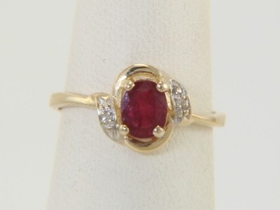 14K Yellow Gold Natural Oval Natural Ruby and Diamond Ring Size 6.5