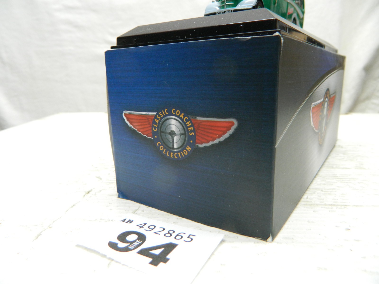 Atlas Classic Coaches 1:72 Bedford OB Coach Ron Deweway Box 4 642 103 thumbnail 6