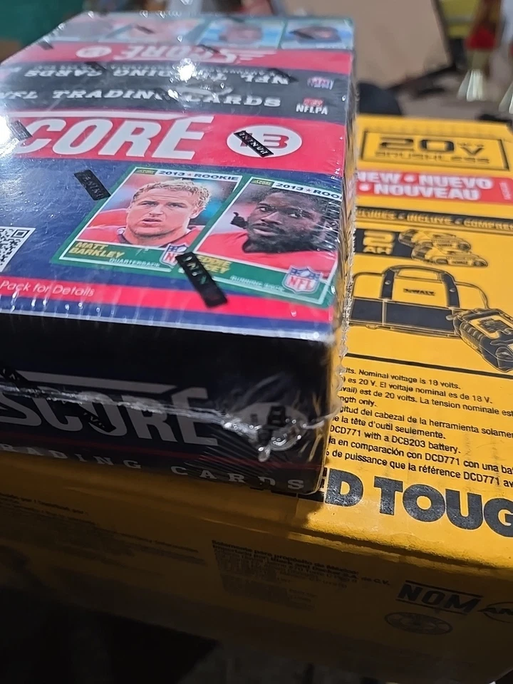 Sealed 2013 Score Football Cards Hobby Box - Image 2 of 4