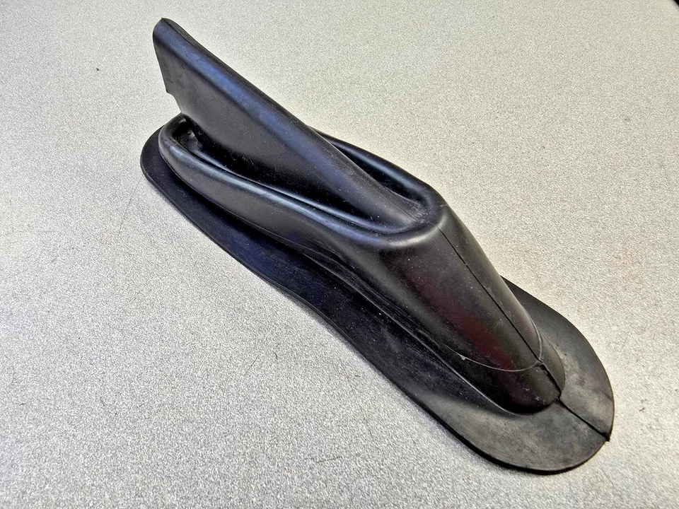 VERY NICE USED ORIGINAL GENUINE PORSCHE 911 912 912E HANDBRAKE RUBBER DUST BOOT - Изображение 3 из 4