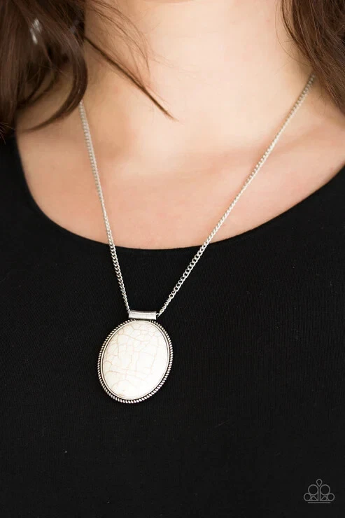 Paparazzi Necklace Southwest Showdown White Crackle Smooth Stone