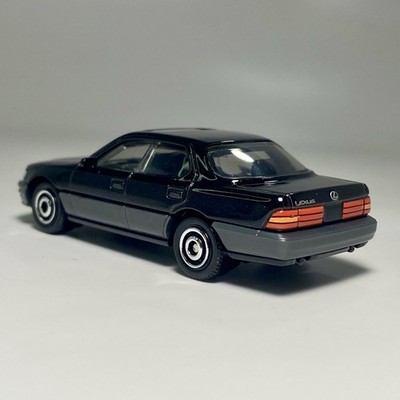Matchbox 1994 Lexus LS 400 1:64 Scale Diecast Diorama Model Car