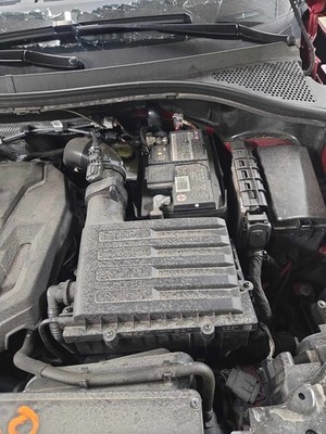 Used Air Cleaner Assembly fits: 2019 Volkswagen Tiguan Mexico built VIN 3 1st di
