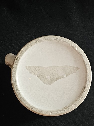 An Antique 19thC Prattware Staffordshire Surprise Mug with a Frog - Picture 7 of 7