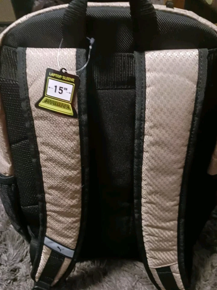 Mochila Puma Contender 3.0, Beige/Negro con Logo Puma Negro Foto 2 de 4