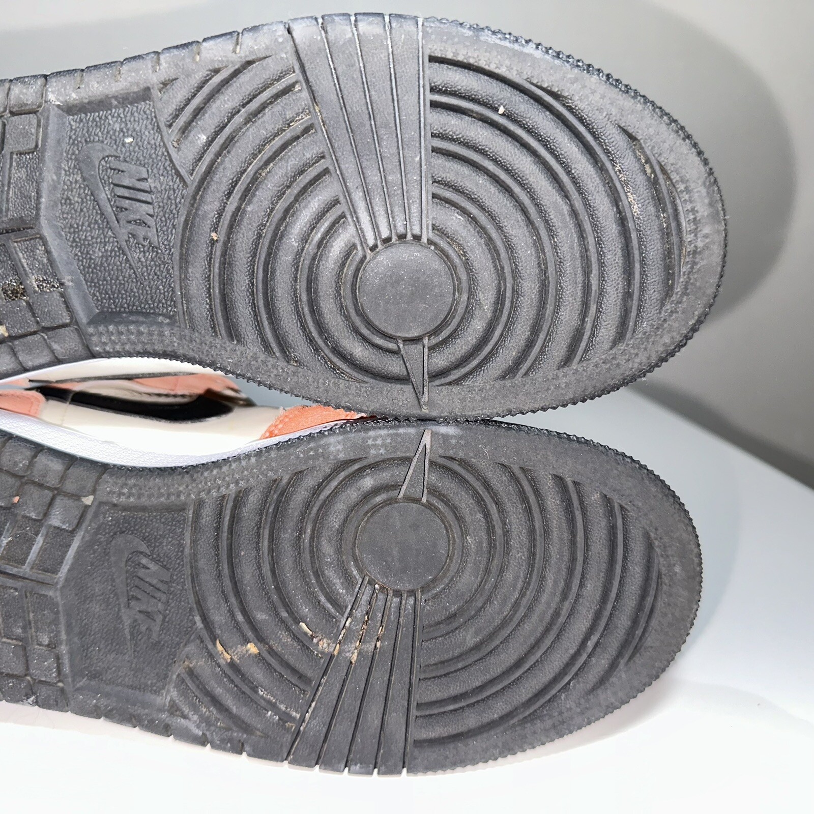 Boys Youth NIKE Air Jordan 1 Mid Orange Suede Sneakers Size 6Y #36662 thumbnail 18