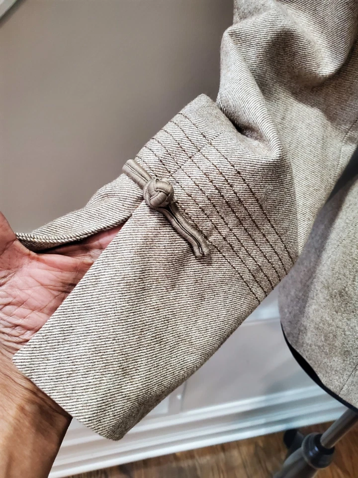 Chaqueta Blazer Larry Levine Para Mujer Beige Algodón Manga Larga Botón Único Talla 4 Foto 4 de 4