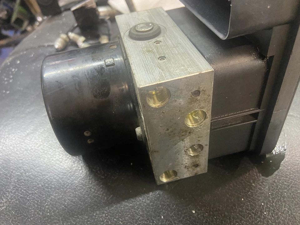 沃尔沃 C70 ABS 泵 2.5L 涡轮汽油 M 系列 30742654 08/06-12/13 — 第 2/4 张图片