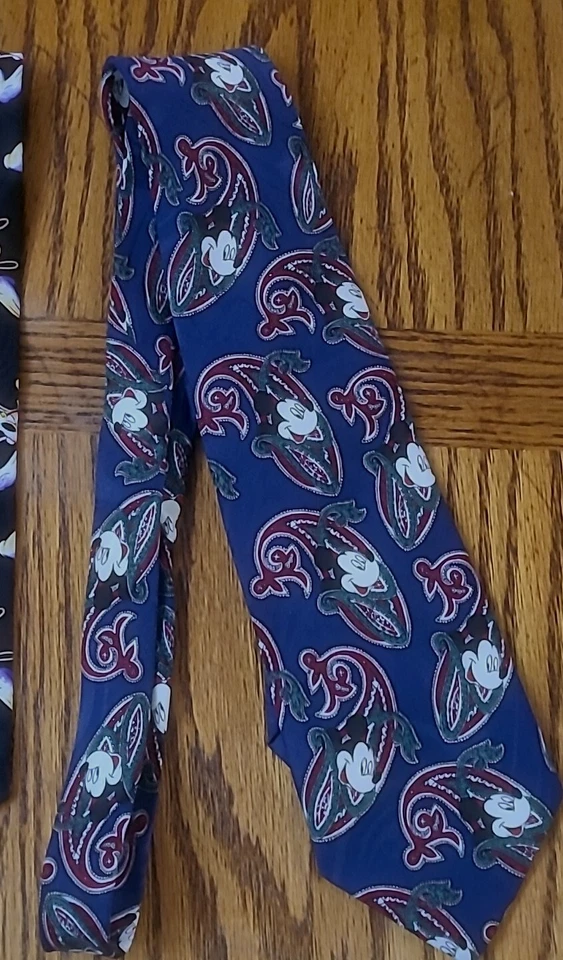 Corbatas Disney Originales Paisley Mickey & Goofy Cabezas Azul Oscuro y Negro Novedad Foto 4 de 4