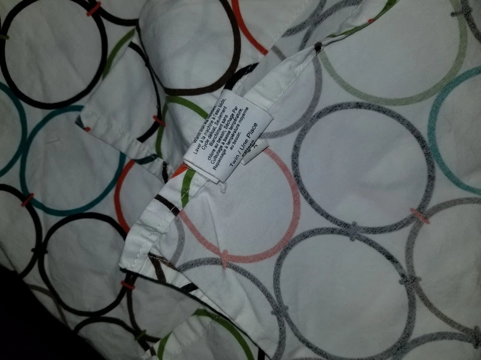 Pottery Barn Teen "Modern Circles" Twin Flat Sheet - Image 3 of 3